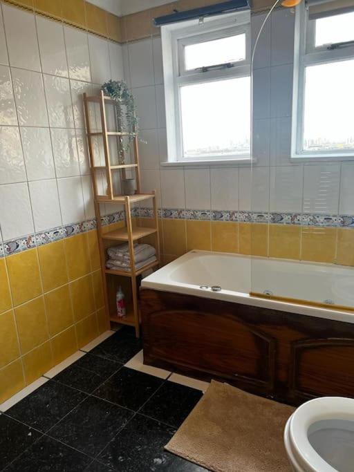 Quirky Studio Flat Selfcontained ลอนดอน ภายนอก รูปภาพ